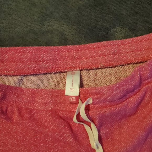 Womens shorts - Picture 2 of 2